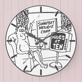 Der Naturist beobachtet den Cartoon des Fernsehens Große Wanduhr
