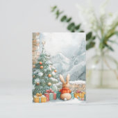 Der Niedliche Weihnachtsbunny sieht auf die Berge Postkarte (Stehend Vorderseite)