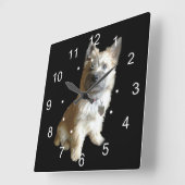 Der Niedlichste Cairn Terrier aller Zeiten! Niedli Quadratische Wanduhr (Winkel)