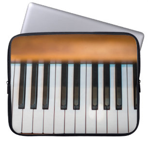 Der obere Blick auf das Vintage Klavier. abstrakt, Laptopschutzhülle