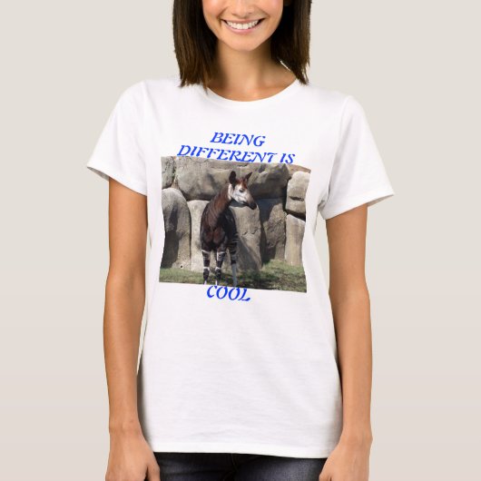 der Okapi, der unterschiedlich ist, ist cool T-Shirt (Vorderseite)