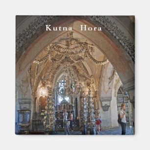 Der Ossuary in Sedlec oder in der Kirche aller Magnet