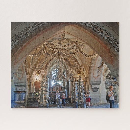 Der Ossuary in Sedlec oder in der Kirche aller Puzzle (Horizontal)