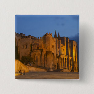 Der Palast des Papstes in Avignon bei Sonnenunterg Button