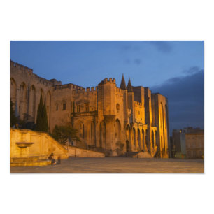 Der Palast des Papstes in Avignon bei Sonnenunterg Fotodruck