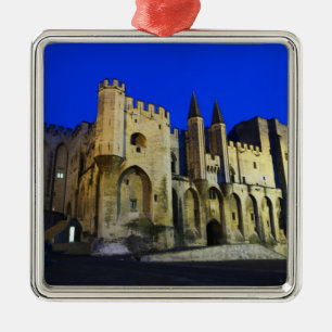 Der Palast des Papstes in Avignon bei Sonnenunterg Ornament Aus Metall
