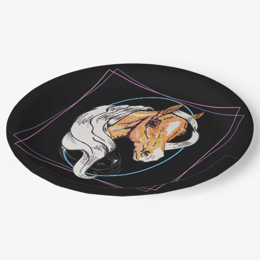 Der Palomino (schwarz) Pappteller (Schrägansicht)