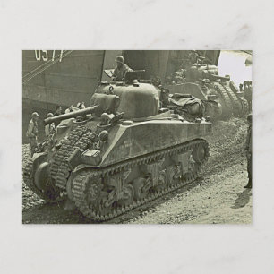 Der Panzer Sherman des Zweiten Weltkriegs löste au Postkarte