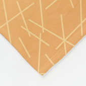 Der Papagei trifft auf eine ausgestopfte Elefanten Fleecedecke (Ecke)