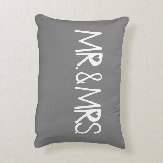 Der perfekte Herr und die Frau Hochzeitsgeschenk Zierkissen (Rückseite(Vertikal))