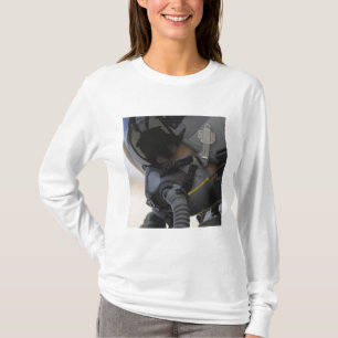 Der Pilot sitzt in seinem A-10-Thunderblitz II T-Shirt