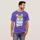 Der Pipelineakery Trans Pride Flag Hamster T-Shirt (Vorne ganz)