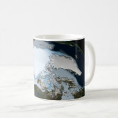 Der Planet Erde zeigt eine Eisdecke im Jahr 1980. Kaffeetasse (VorderseiteRechts)