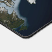 Der Planet Erde zeigt eine Eisdecke im Jahr 1980. Schreibtischunterlage (Ecke)