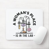 Der Platz einer Frau ist im Labor – STEM-Kunst Mousepad (Mit Mouse)
