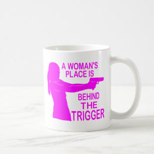 DER PLATZ EINER FRAU KAFFEETASSE