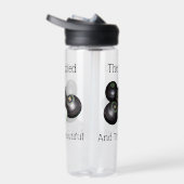 Der Rasen verschlingt den Kessel und das schöne, Trinkflasche (Rechts)