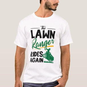 Der Rasenmäher fährt wieder mit Grasmäher. T-Shirt