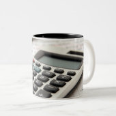 "Der Rechner" Zweifarbige Tasse (VorderseiteRechts)