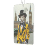 Der Regal Sphynx in seinem verblüffenden Anzug im Autolufterfrischer (Links)