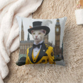 Der Regal Sphynx in seinem verblüffenden Anzug im Kissen (Decke)