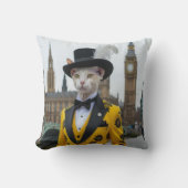 Der Regal Sphynx in seinem verblüffenden Anzug im Kissen (Vorderseite)