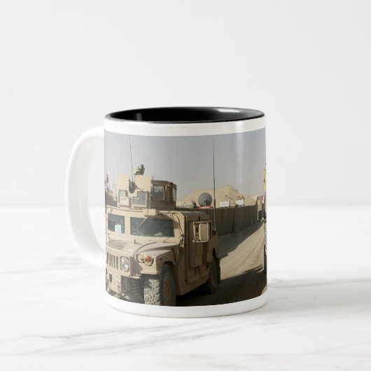 Der resistente Hinterhalt des Bergwerks Zweifarbige Tasse (Vorderseite Links)