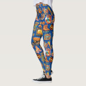 Der Retro Beat Patternx4 Blue BG Leggings (Links)