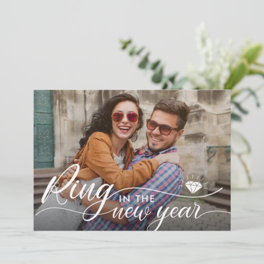 Der Ring in der Neujahrshochzeit rettet das Datum Ankündigung (Stehend Vorderseite)