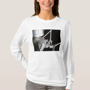 Der Roboterarm des japanischen Experimentes Modu 2 T-Shirt