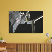 Der Roboterarm des japanischen Versuchsmodells Leinwanddruck (Insitu (Wohnzimmer))