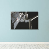 Der Roboterarm des japanischen Versuchsmodells Leinwanddruck (Insitu (Holzboden))