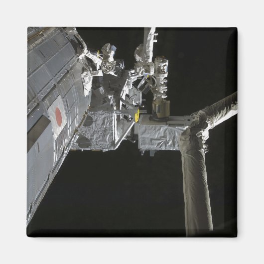 Der Roboterarm des japanischen Versuchsmodells Magnet (Vorne)