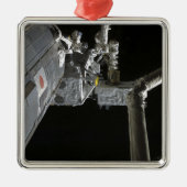 Der Roboterarm des japanischen Versuchsmodells Silbernes Ornament (Vorne)