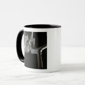 Der Roboterarm des japanischen Versuchsmodells Tasse (Vorderseite Links)