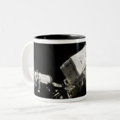 Der Roboterarm des Remote Manipulators System Zweifarbige Tasse (Vorderseite Links)