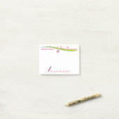 Der rosa Bleistift-klebrige Anmerkungen des Post-it Klebezettel (Auf Schreibtisch)