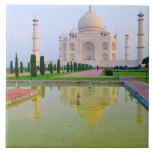 Der ruhige friedliche Weltberühmte Taj Mahal bei Fliese