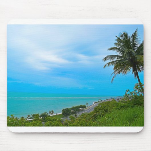 Der ruhige Strand mit Kokospalmen Mousepad (Vorne)