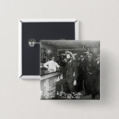 Der Saal-Bar des seifigen Smiths Button (Vorne & Hinten)