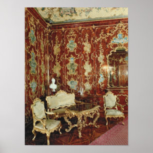 Der Saal ist mit Feigenholz bedeckt und mit einer Poster