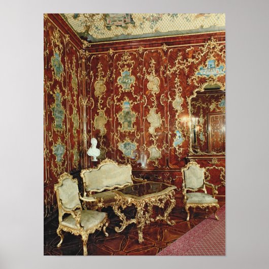 Der Saal ist mit Feigenholz bedeckt und mit einer  Poster (Vorne)