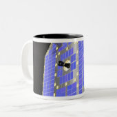 Der Satellit Interstellar Boundary Explorer Zweifarbige Tasse (Vorderseite Links)