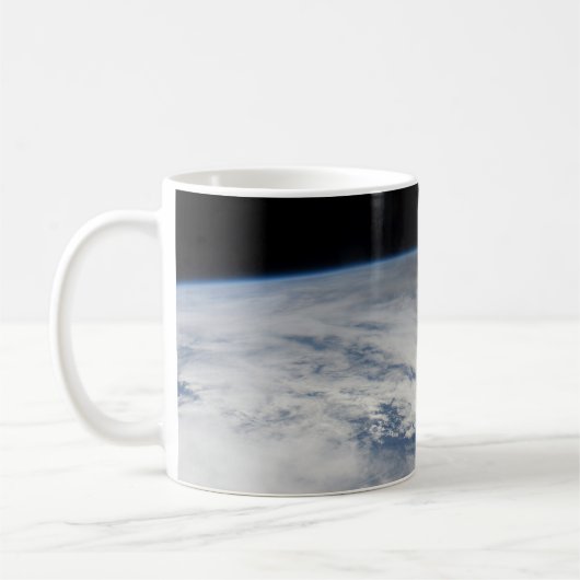 Der Schatten des Mondes, der auf dem Nordpazifik v Kaffeetasse (Links)