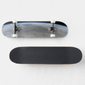 Der Schatten des Mondes, der auf dem Nordpazifik v Skateboard (Horizontal)