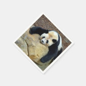 Der schlafende Riesenpanda fiel auf einen Felsen Serviette (Ecke)