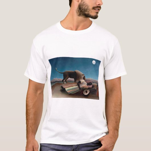 Der schlafende Sinti und Roma, Henri Rousseau T-Shirt (Vorderseite)