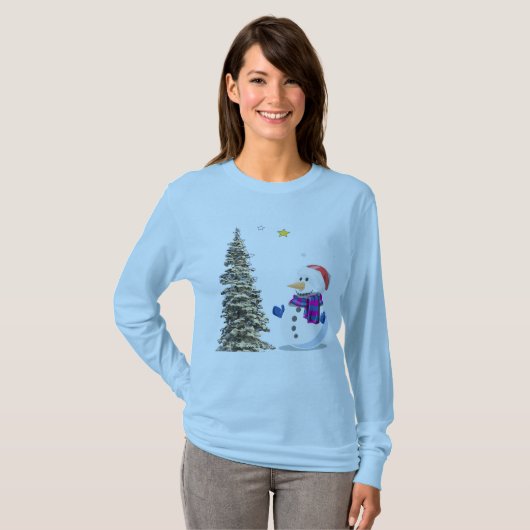 Der Schneemann bewundert den immergrünen Baum. T-Shirt (Vorne ganz)