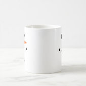 Der Schneemann steht vor der Tasse. Personalisiere Kaffeetasse (Mittel)