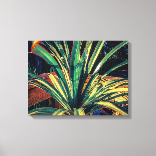 Der Schraubenkopf hat scharfe Kanten Leinwanddruck (Vorderseite)